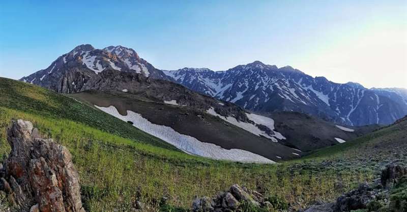 قله پیاره اشتران کوه
