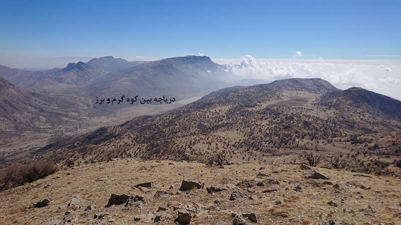 جاده خاکی دریاچه فصلی دشت گرم