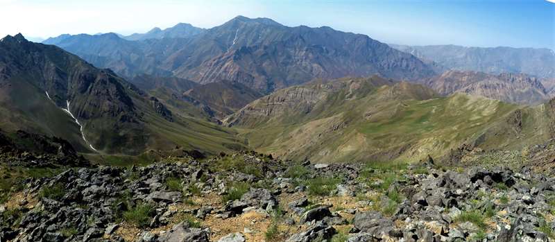 قله "جانستون" از روستایِ "آب نیک"